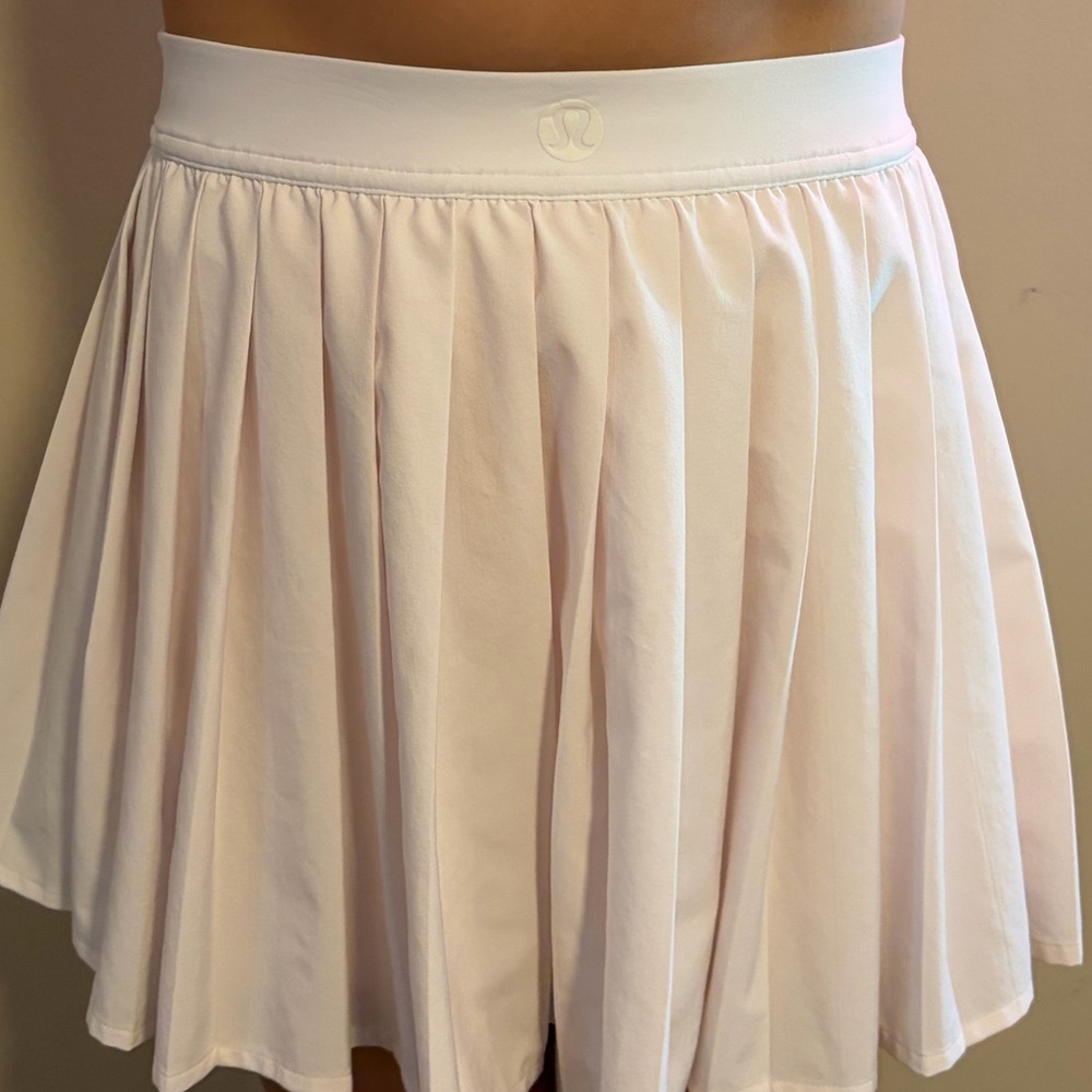 Lululemon light pink skirt! *lightly worn